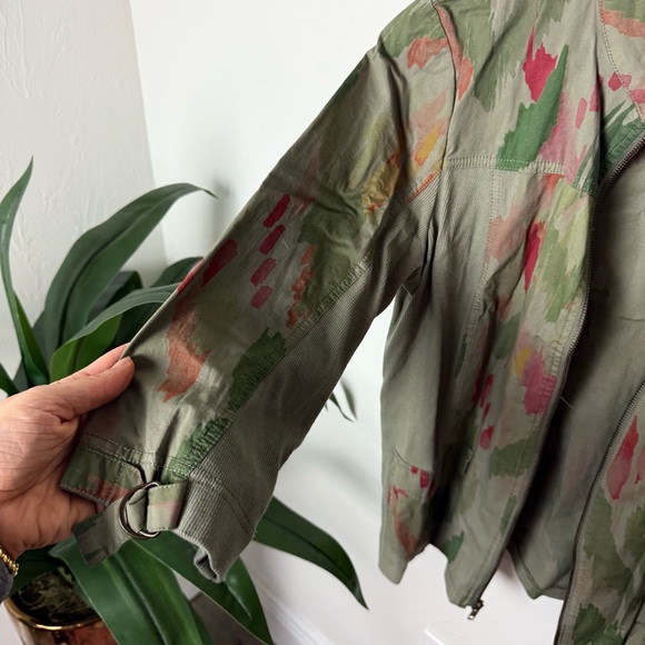 Chico’s Zenergy Abstract Print Utility Jacket - Picture 5 of 7